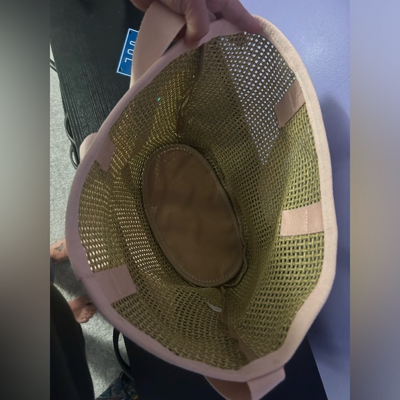 Macys small swim/beach bag - Picture 4 of 7